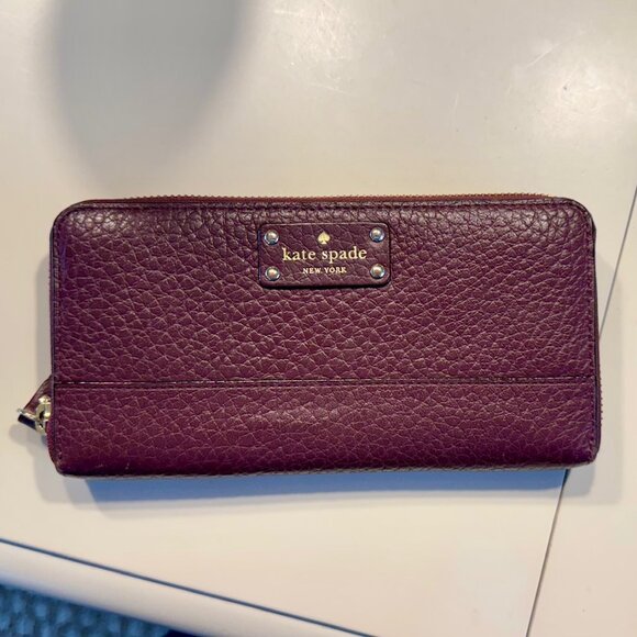 Kate Spade Pebbled Leather Wallet. EUC - Picture 1 of 5
